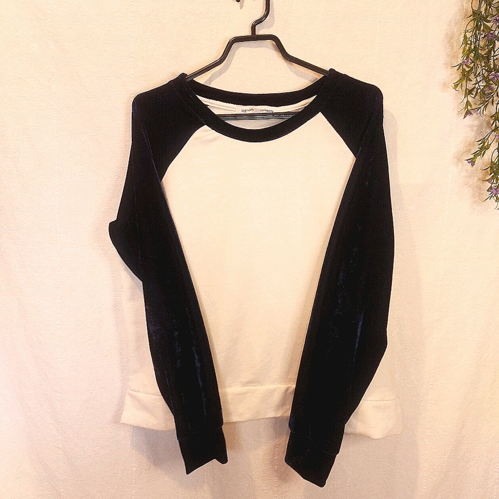 CUPCAKES AND CASHMERE ♡ Ladies Long Sleeve Top